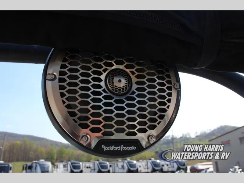 Slide: The Image of Heyday Wake Boats H22 2023 - 7