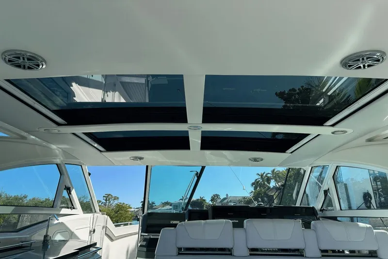 Slide: The Image of Formula 430 Super Sport Crossover 2017 - 10