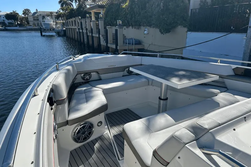 Slide: The Image of Formula 430 Super Sport Crossover 2017 - 14