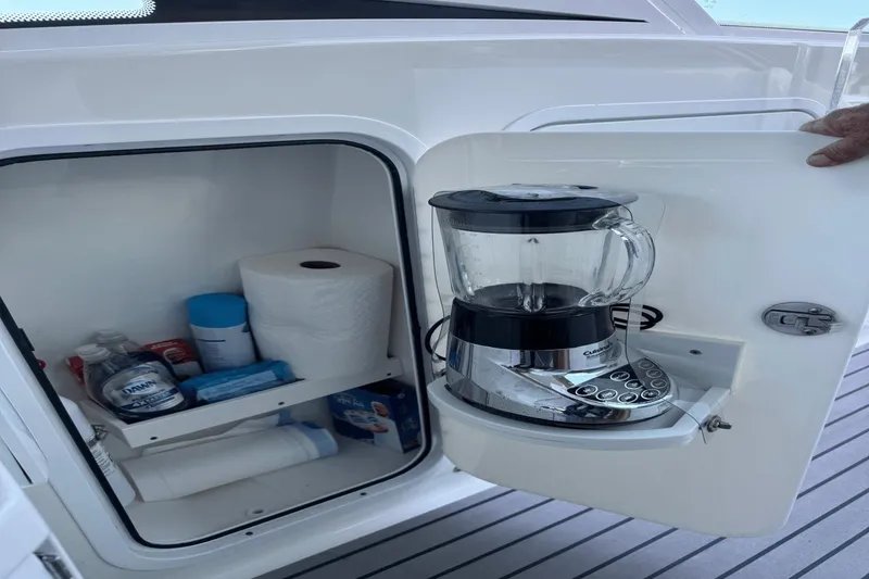 Slide: The Image of Formula 430 Super Sport Crossover 2017 - 15