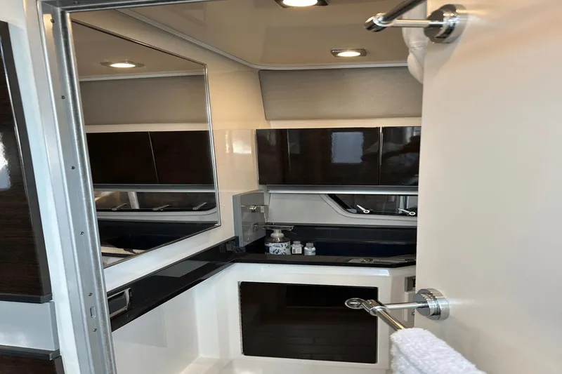 Slide: The Image of Formula 430 Super Sport Crossover 2017 - 23