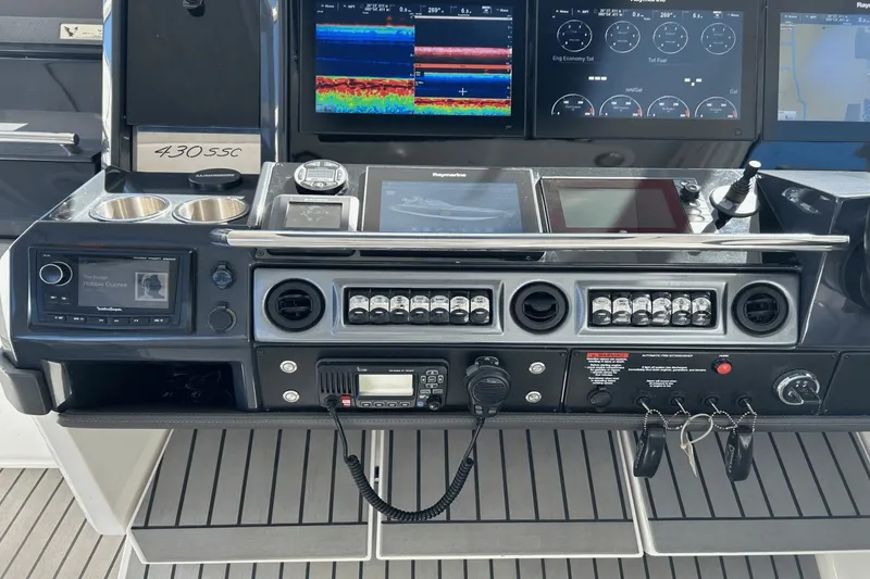 Slide: The Image of Formula 430 Super Sport Crossover 2017 - 7