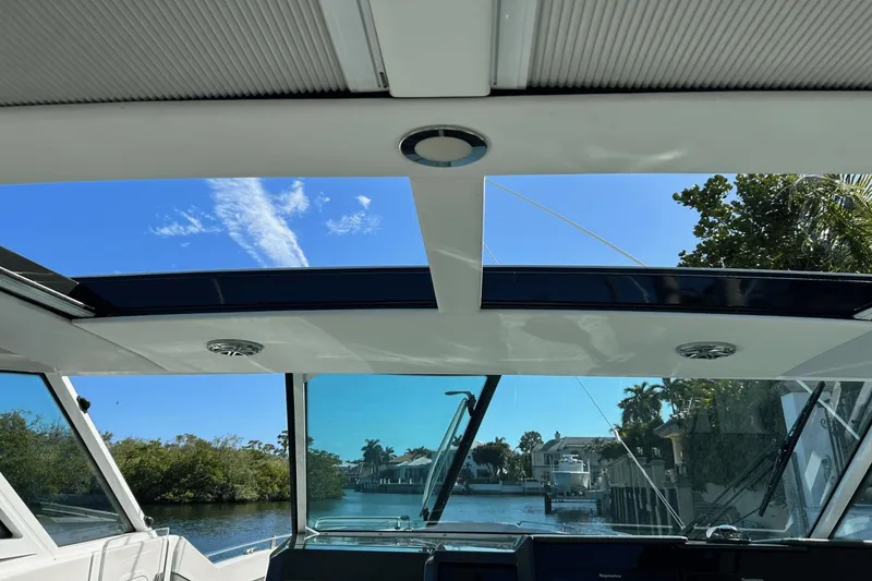 Slide: The Image of Formula 430 Super Sport Crossover 2017 - 8