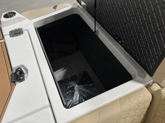 Slide: The Image of Correct Craft Super Air Nautique GS20 2025 - 10