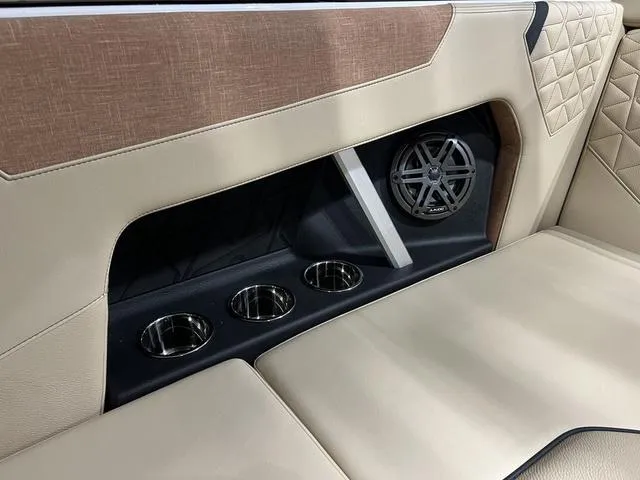 Slide: The Image of Correct Craft Super Air Nautique GS20 2025 - 14