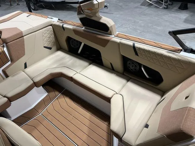 Slide: The Image of Correct Craft Super Air Nautique GS20 2025 - 15