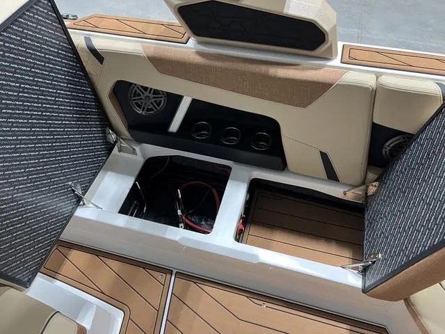 Slide: The Image of Correct Craft Super Air Nautique GS20 2025 - 16