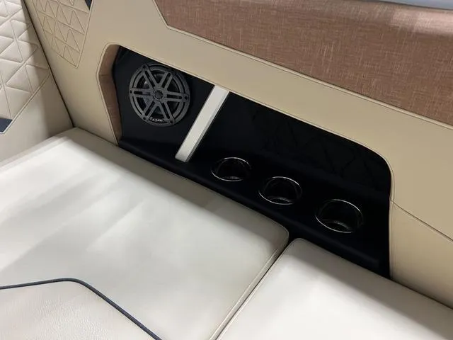 Slide: The Image of Correct Craft Super Air Nautique GS20 2025 - 17