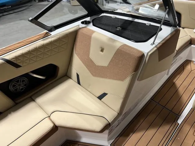 Slide: The Image of Correct Craft Super Air Nautique GS20 2025 - 18