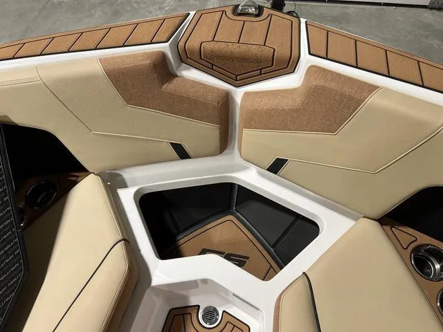 Slide: The Image of Correct Craft Super Air Nautique GS20 2025 - 31