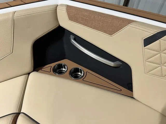 Slide: The Image of Correct Craft Super Air Nautique GS20 2025 - 36