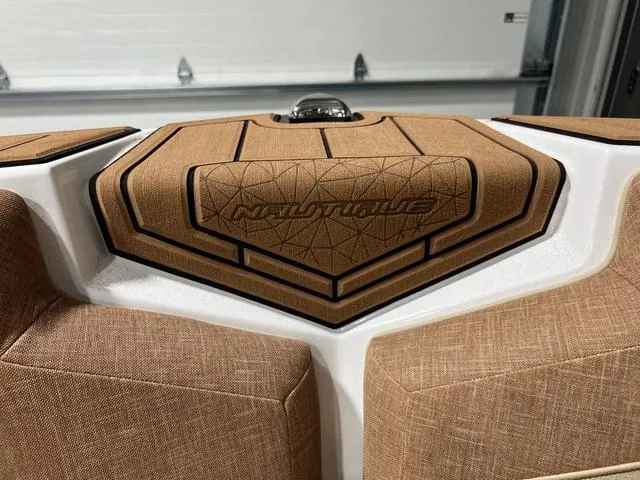 Slide: The Image of Correct Craft Super Air Nautique GS20 2025 - 37