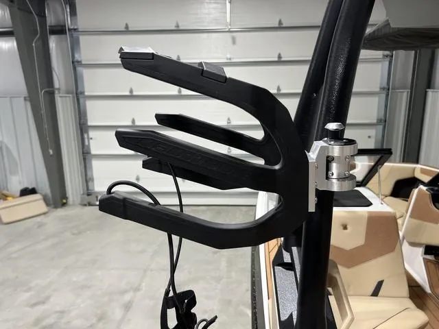 Slide: The Image of Correct Craft Super Air Nautique GS20 2025 - 39