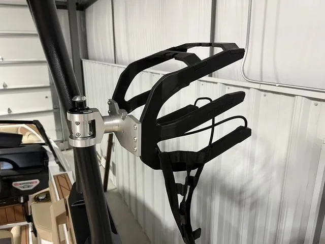 Slide: The Image of Correct Craft Super Air Nautique GS20 2025 - 40