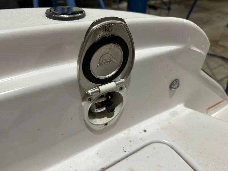 Slide: The Image of Fuel cap on a 2018 Four Winns H210 boat. - 27