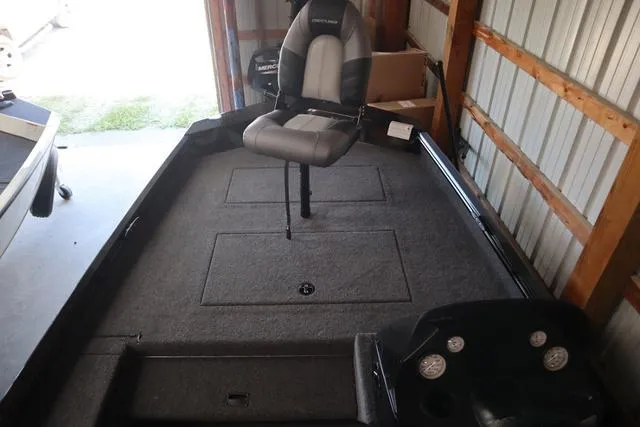 Slide: The Image of Crestliner 1700 Ridge 2024 - 3