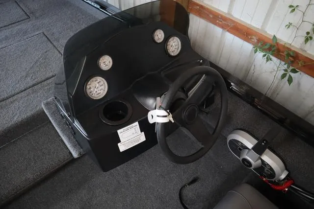 Slide: The Image of Crestliner 1700 Ridge 2024 - 6