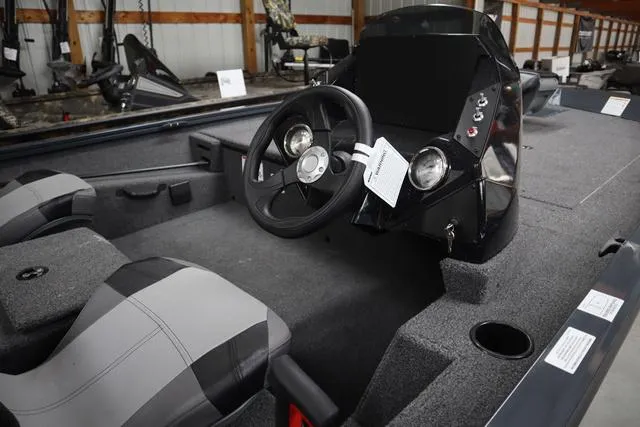 Slide: The Image of Crestliner XF 18 Bass 2025 - 12