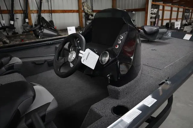 Slide: The Image of Crestliner XF 18 Bass 2025 - 3