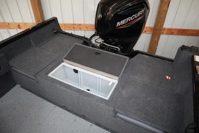 Slide: The Image of Crestliner 1650 HAWK SC JS 2025 - 12