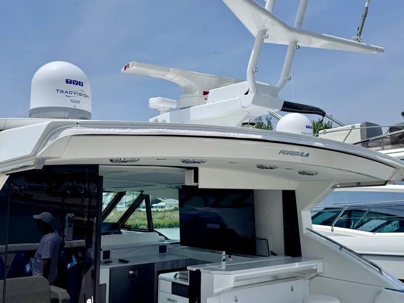 Slide: The Image of 2023 Formula 500 Super Sport Crossover yacht with advanced radar and sleek design. - 20