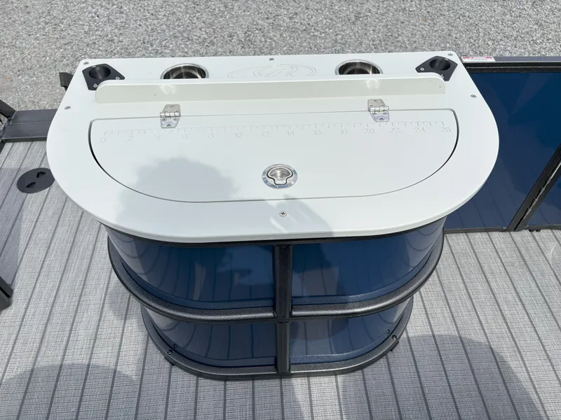 Slide: The Image of Bentley Pontoons Fish 200 4 PT 2025 - 11