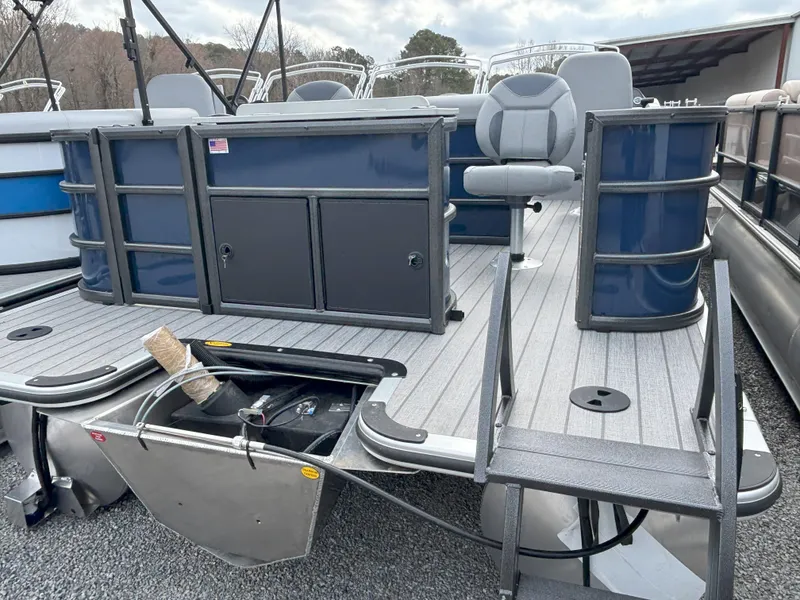 Slide: The Image of Bentley Pontoons Fish 200 4 PT 2025 - 14