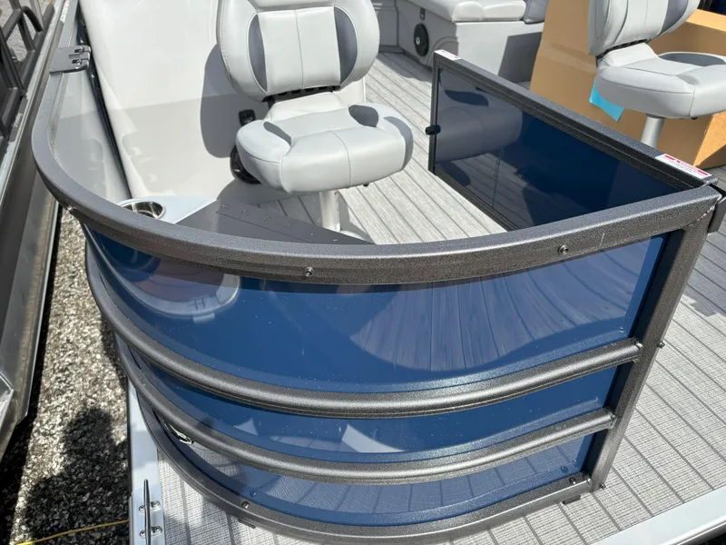 Slide: The Image of Bentley Pontoons Fish 200 4 PT 2025 - 3