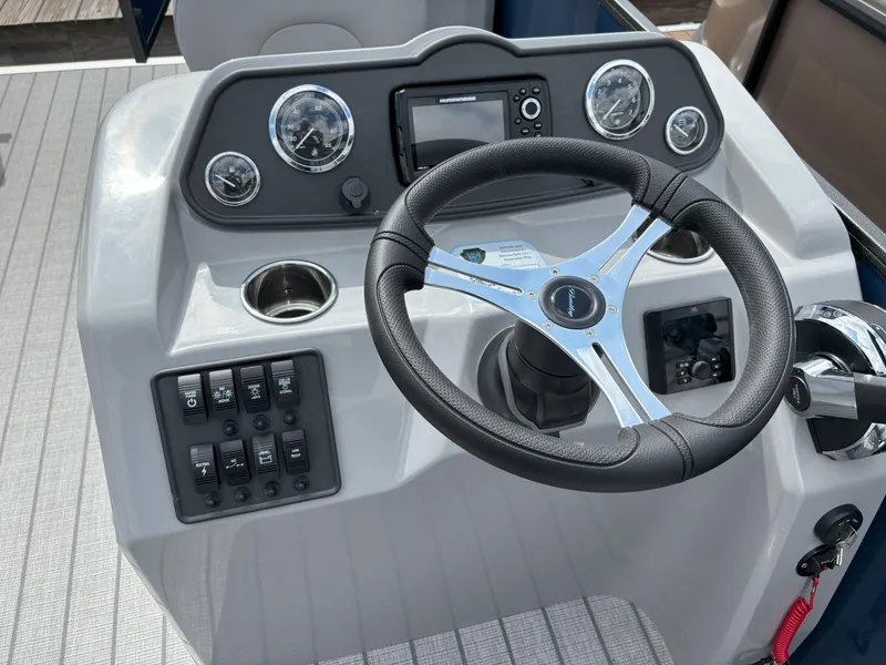 Slide: The Image of Bentley Pontoons Fish 200 4 PT 2025 - 5