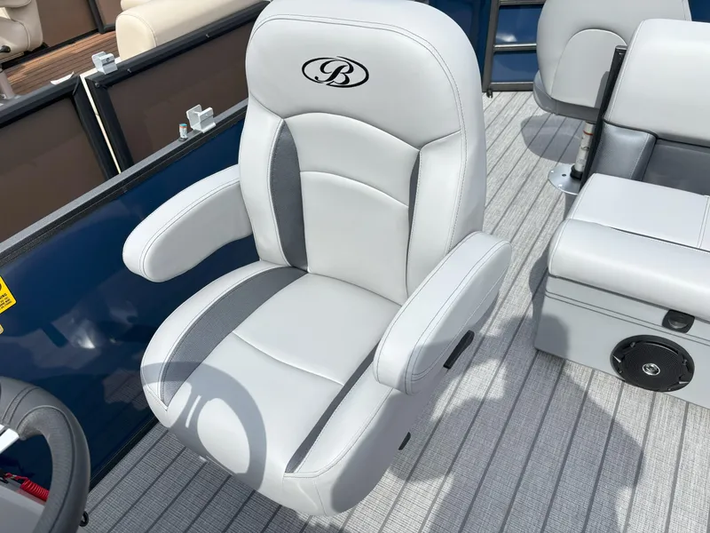 Slide: The Image of Bentley Pontoons Fish 200 4 PT 2025 - 6