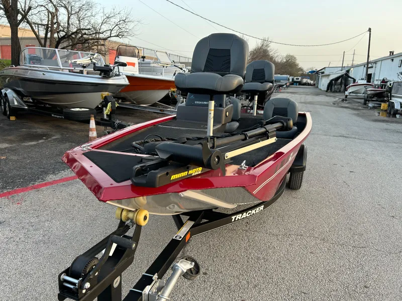 Slide: The Image of Tracker Pro 160 2019 - 64