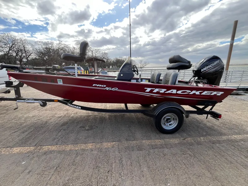 Slide: The Image of Tracker Pro 160 2019 - 70