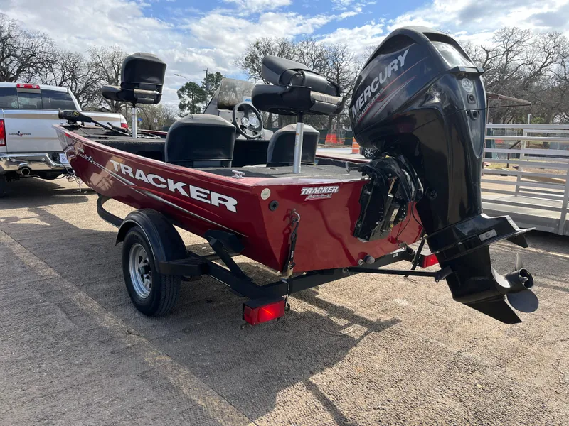 Slide: The Image of Tracker Pro 160 2019 - 72