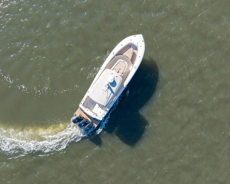 Slide: The Image of Scout 355 LXF 2019 - 11