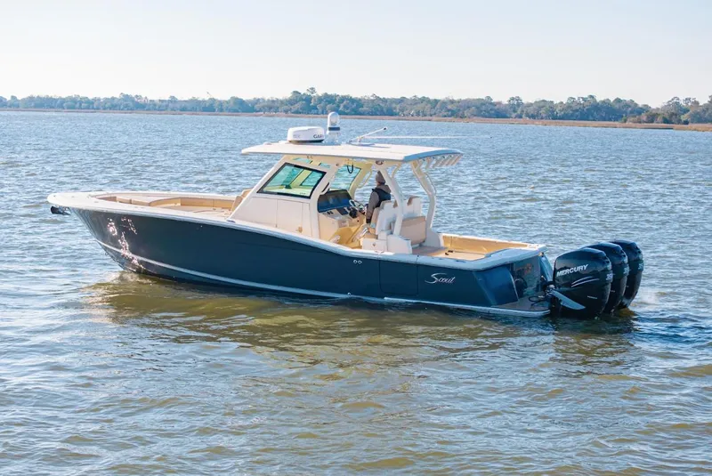 Slide: The Image of Scout 355 LXF 2019 - 13