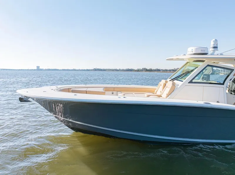 Slide: The Image of Scout 355 LXF 2019 - 20