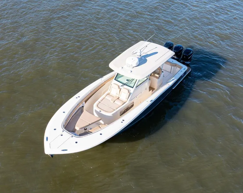 Slide: The Image of Scout 355 LXF 2019 - 25