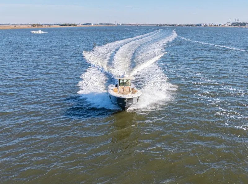 Slide: The Image of Scout 355 LXF 2019 - 3