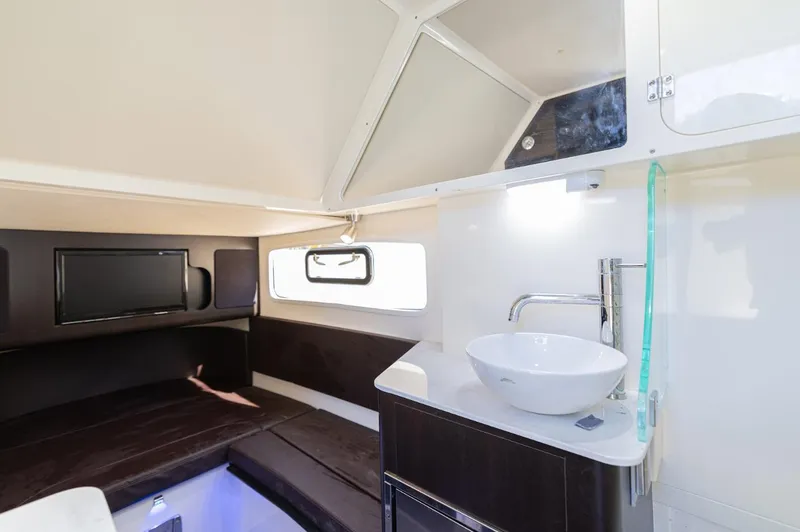 Slide: The Image of Scout 355 LXF 2019 - 33