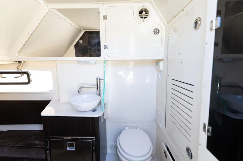 Slide: The Image of Scout 355 LXF 2019 - 35