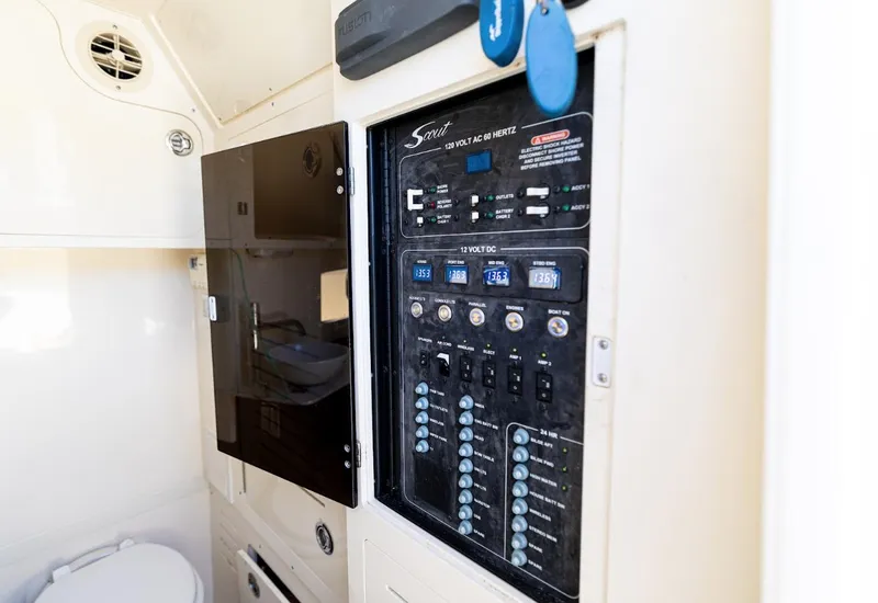 Slide: The Image of Scout 355 LXF 2019 - 36