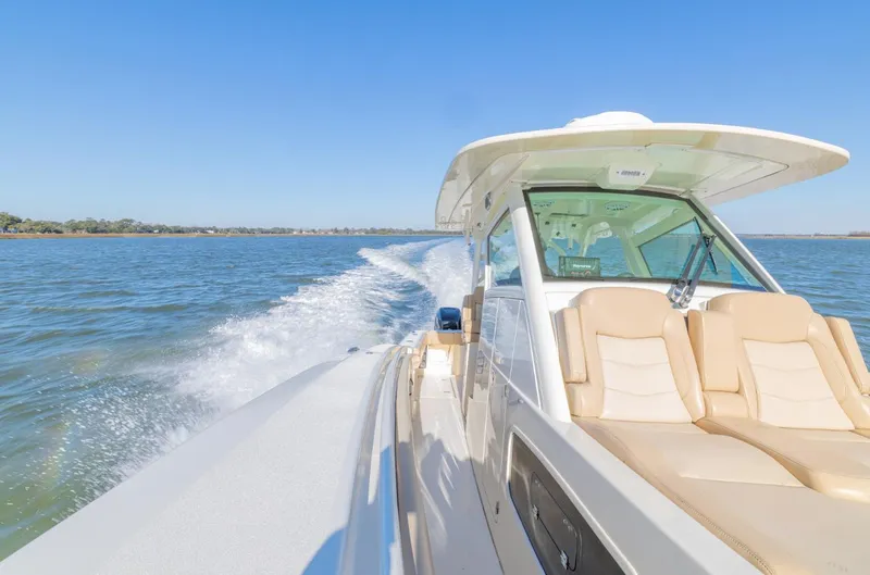 Slide: The Image of Scout 355 LXF 2019 - 39