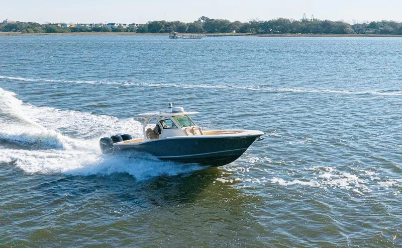 Slide: The Image of Scout 355 LXF 2019 - 4