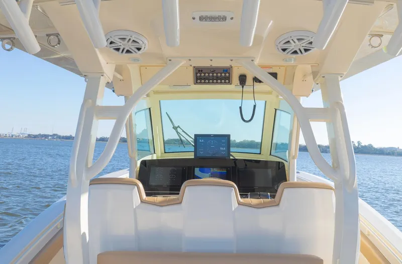 Slide: The Image of Scout 355 LXF 2019 - 48