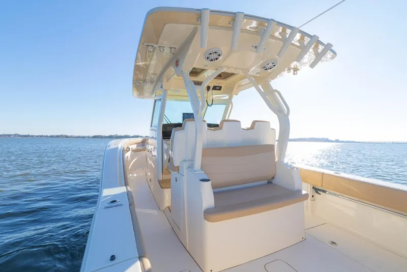 Slide: The Image of Scout 355 LXF 2019 - 49