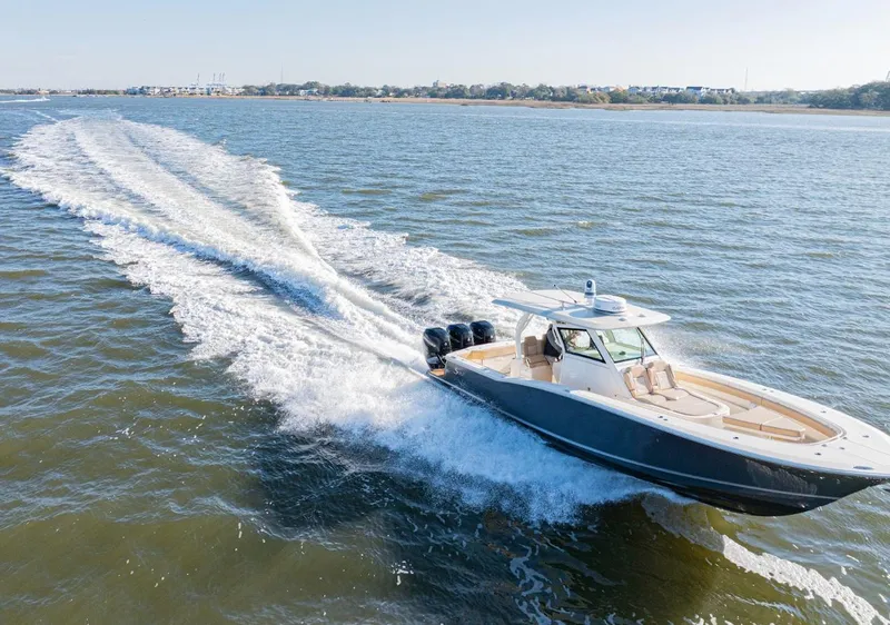 Slide: The Image of Scout 355 LXF 2019 - 5