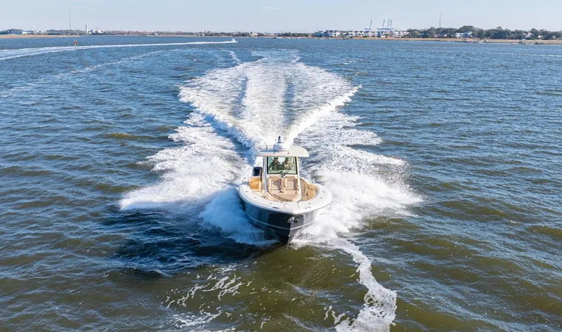 Slide: The Image of Scout 355 LXF 2019 - 6