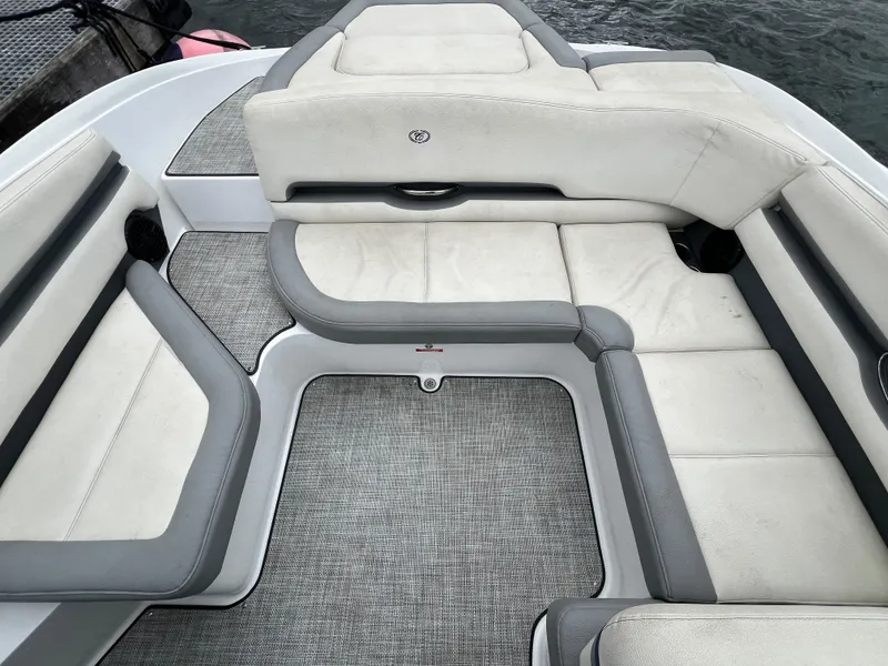 Slide: The Image of Cobalt CS23 Surf 2020 - 13