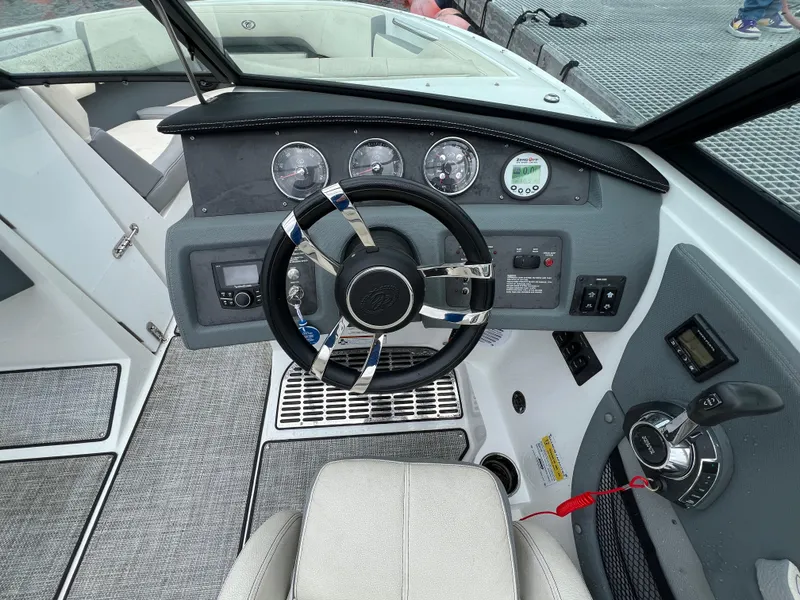 Slide: The Image of Cobalt CS23 Surf 2020 - 18