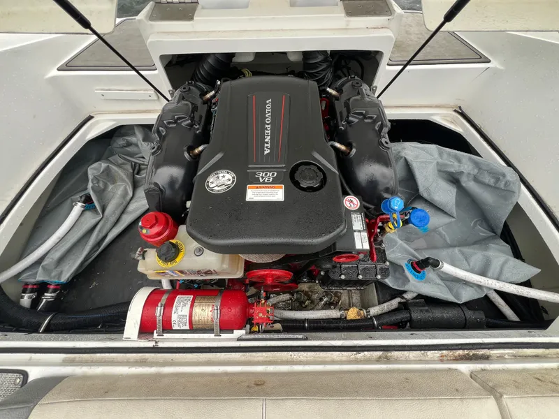 Slide: The Image of Cobalt CS23 Surf 2020 - 21